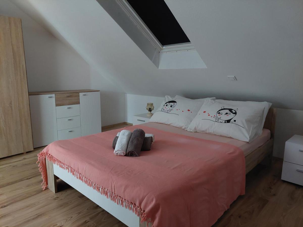 Apartmani Timon Bol Exterior photo