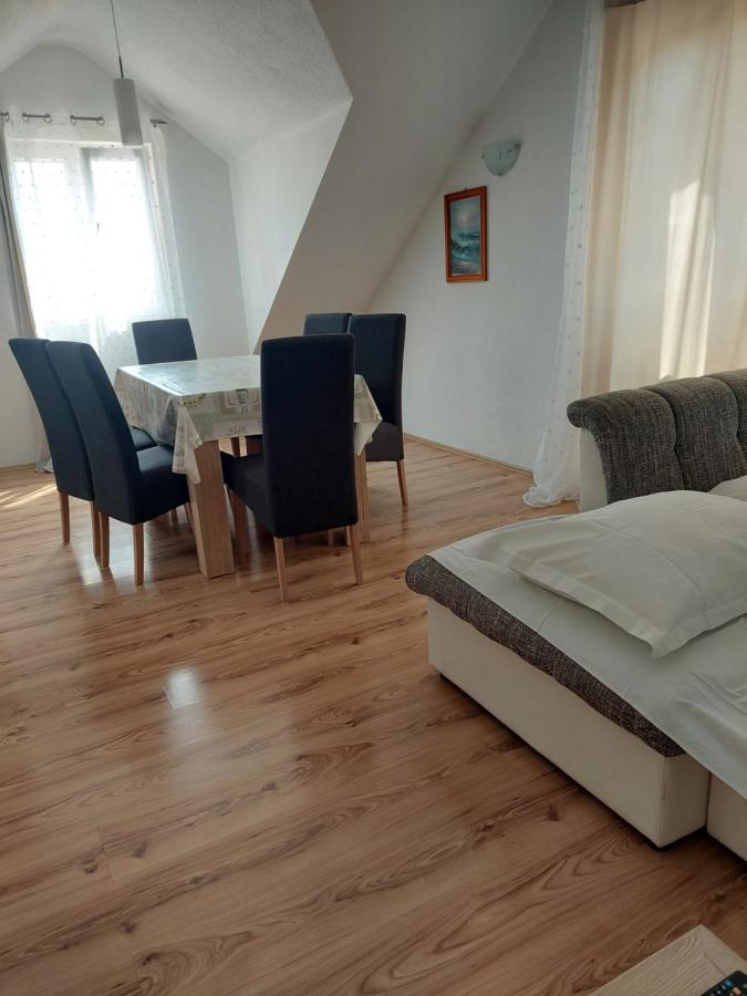 Apartmani Timon Bol Exterior photo