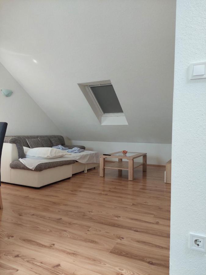 Apartmani Timon Bol Exterior photo