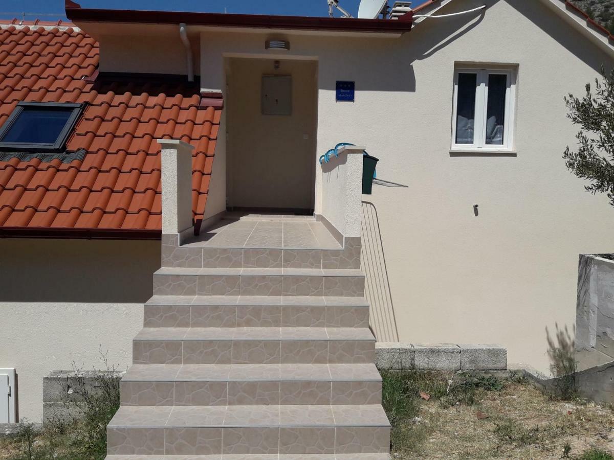 Apartmani Timon Bol Exterior photo
